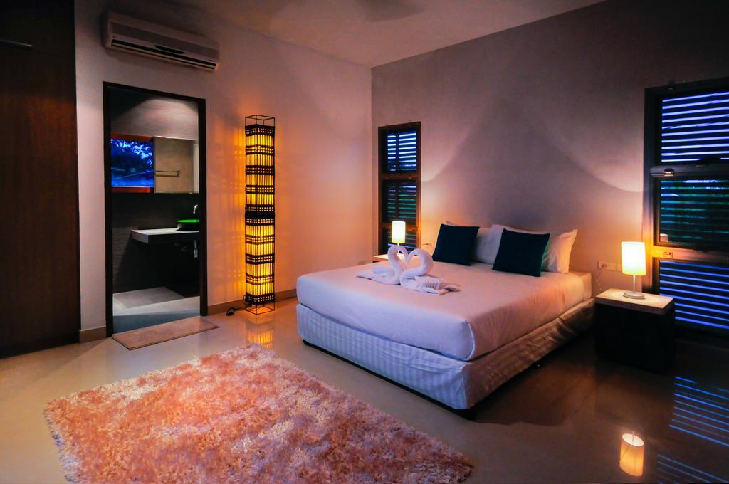 Nai Harn Beach Villa Exterior foto